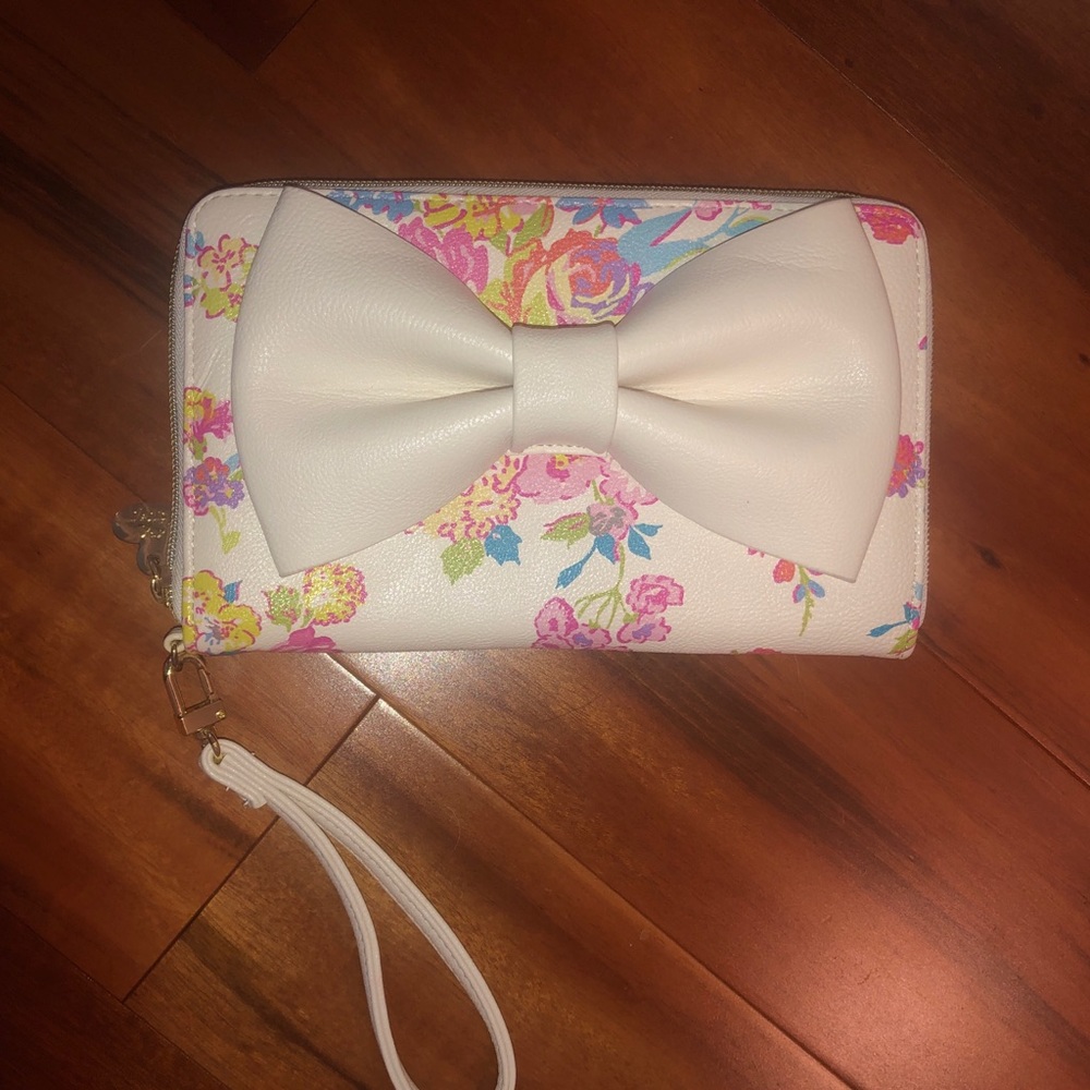 Betsy Johnson wallet